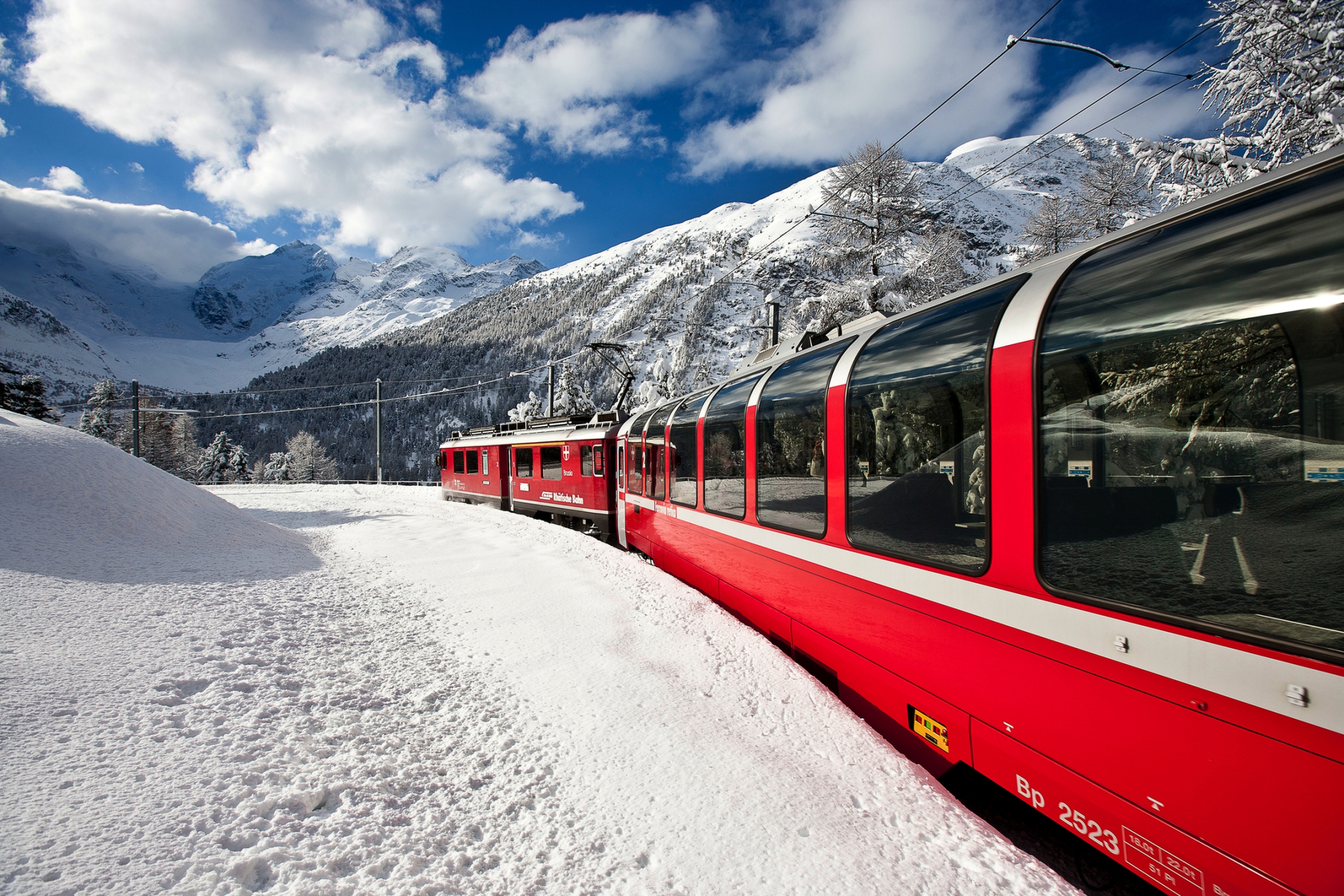 Der Bernina Express in der Montebellokurve