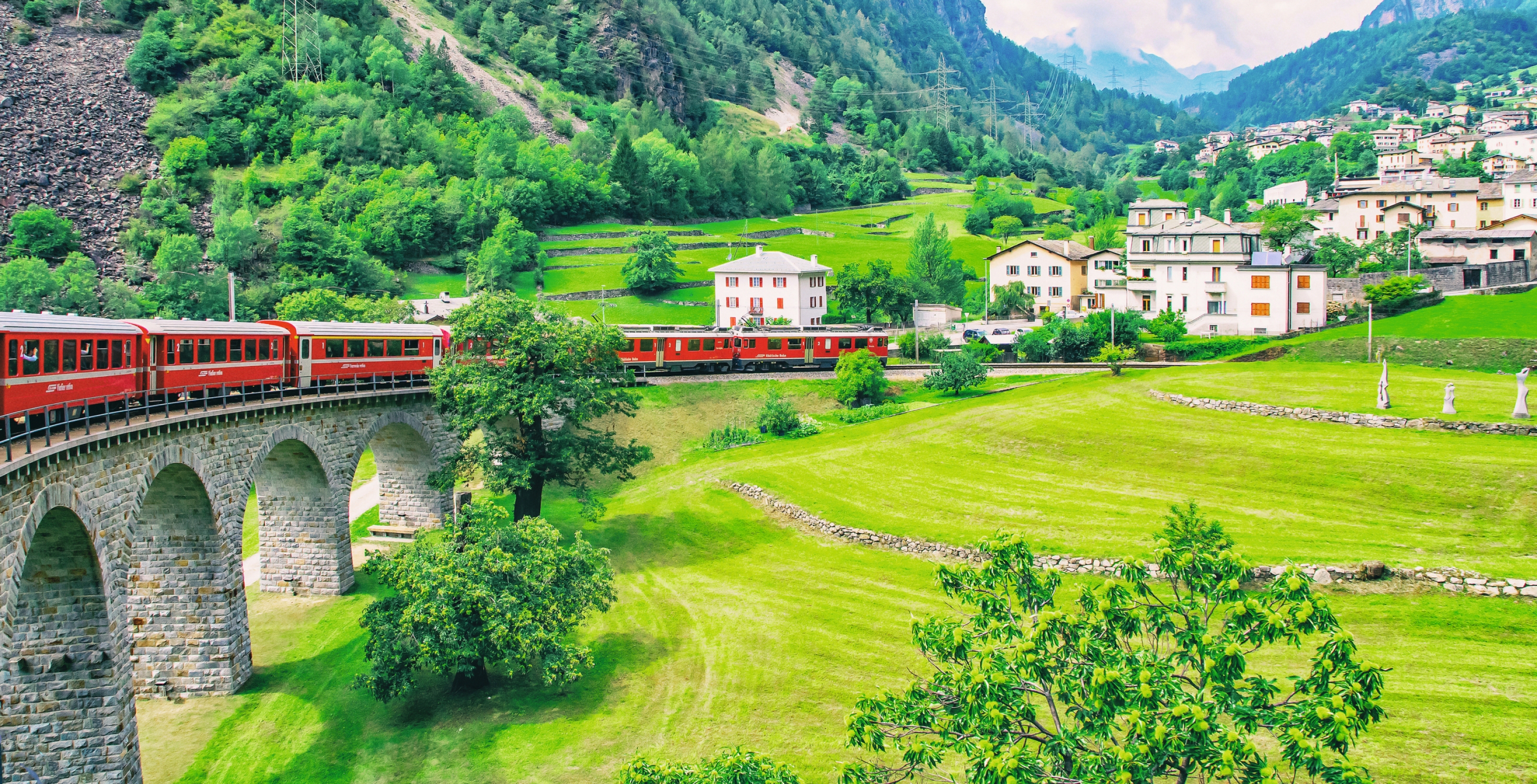 Rhätische Bahn - Fahrt durch die Bündner Alpen von St. Moritz nach Tirano